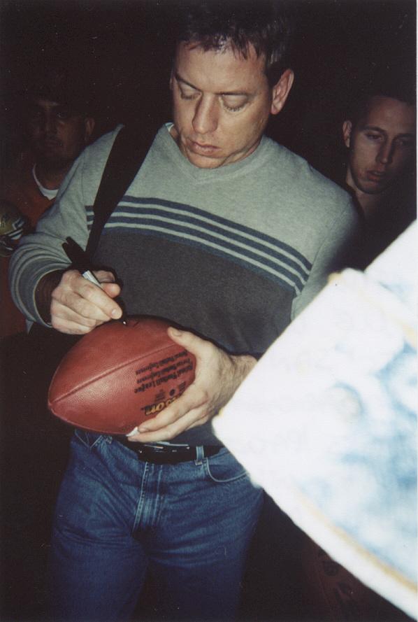 FOOTBALLAikman Troy signing