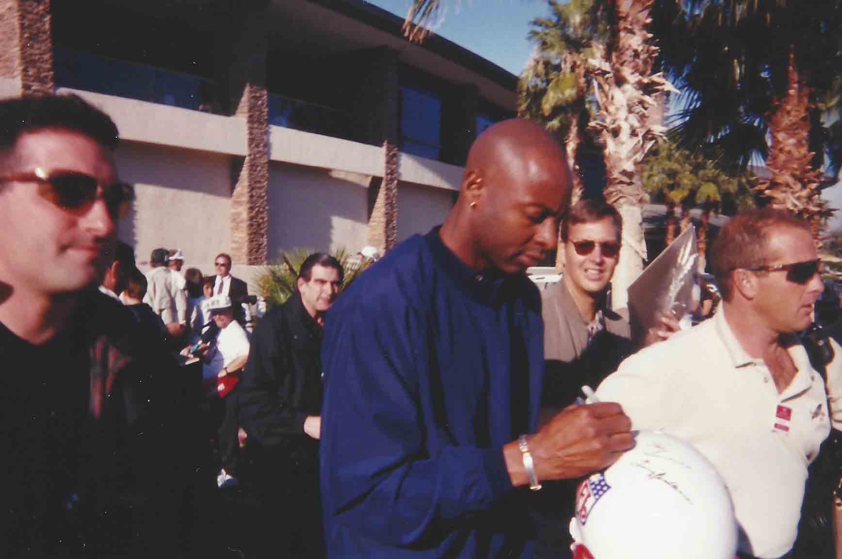 JR